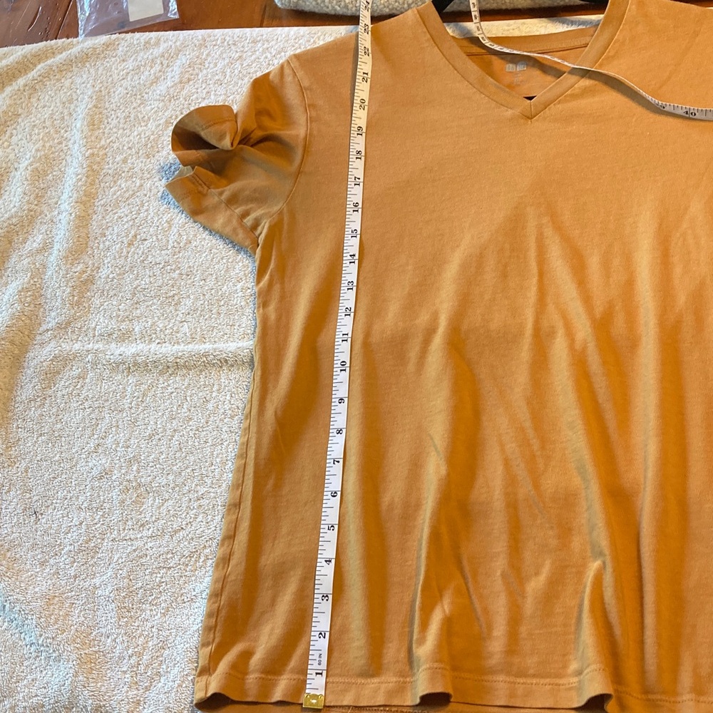 Uniqlo Women’s Short Sleeve V-Neck Tee - Mustard - Picture 6 of 7